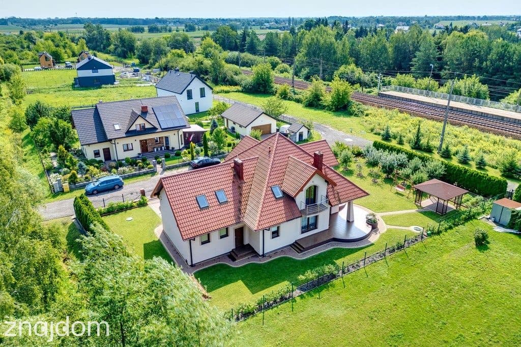 Zadbany, funkcjonalny dom w Bramkach