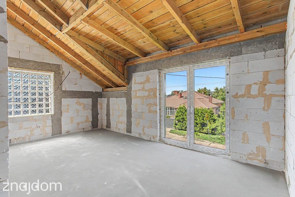 Dom 151 m² dwulokalowy w Kobyłce do wykończenia. - zdjęcie 12