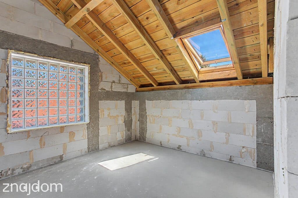 Dom 151 m² dwulokalowy w Kobyłce do wykończenia. - zdjęcie 15