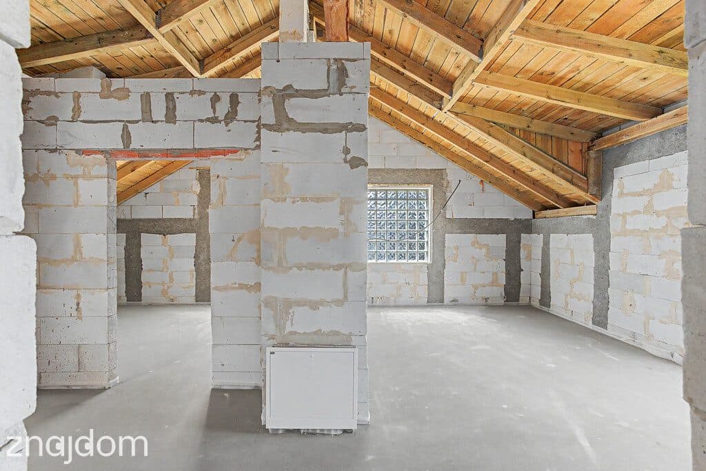 Dom 151 m² dwulokalowy w Kobyłce do wykończenia. - zdjęcie 17