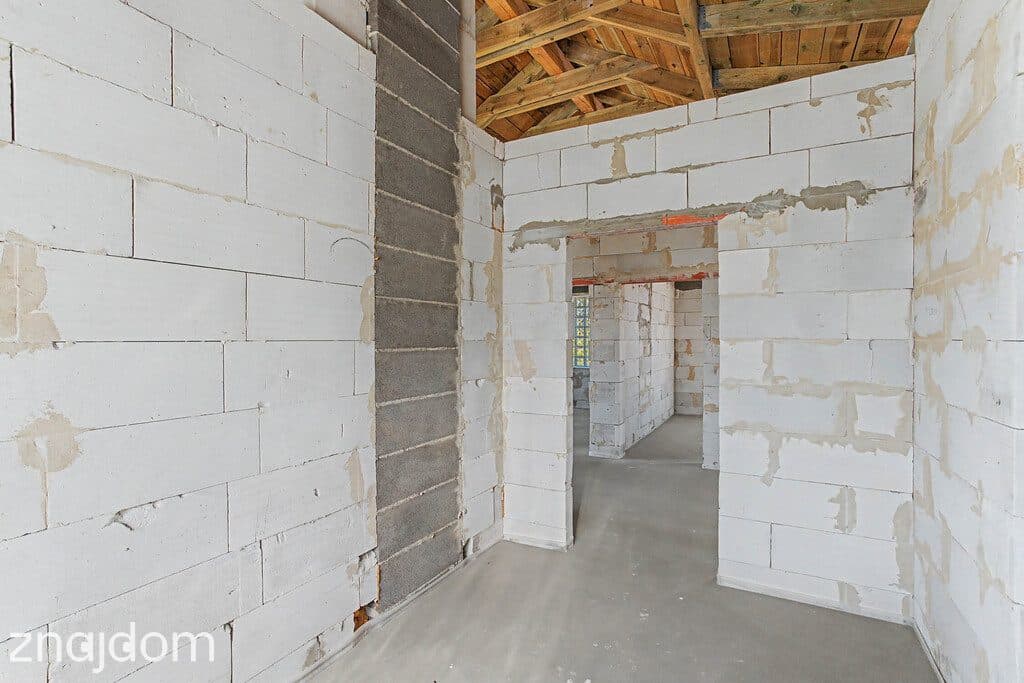 Dom 151 m² dwulokalowy w Kobyłce do wykończenia. - zdjęcie 18