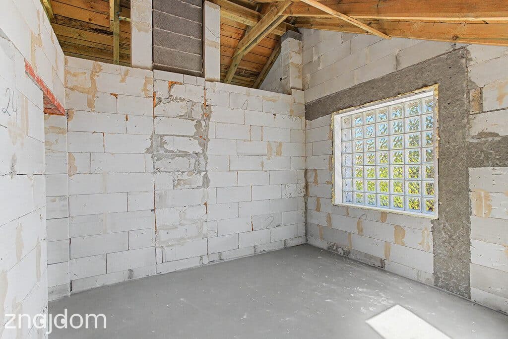 Dom 151 m² dwulokalowy w Kobyłce do wykończenia. - zdjęcie 19