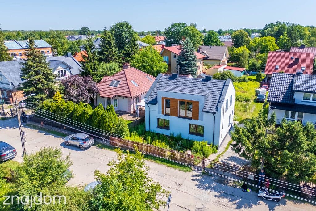 Dom 151 m² dwulokalowy w Kobyłce do wykończenia.