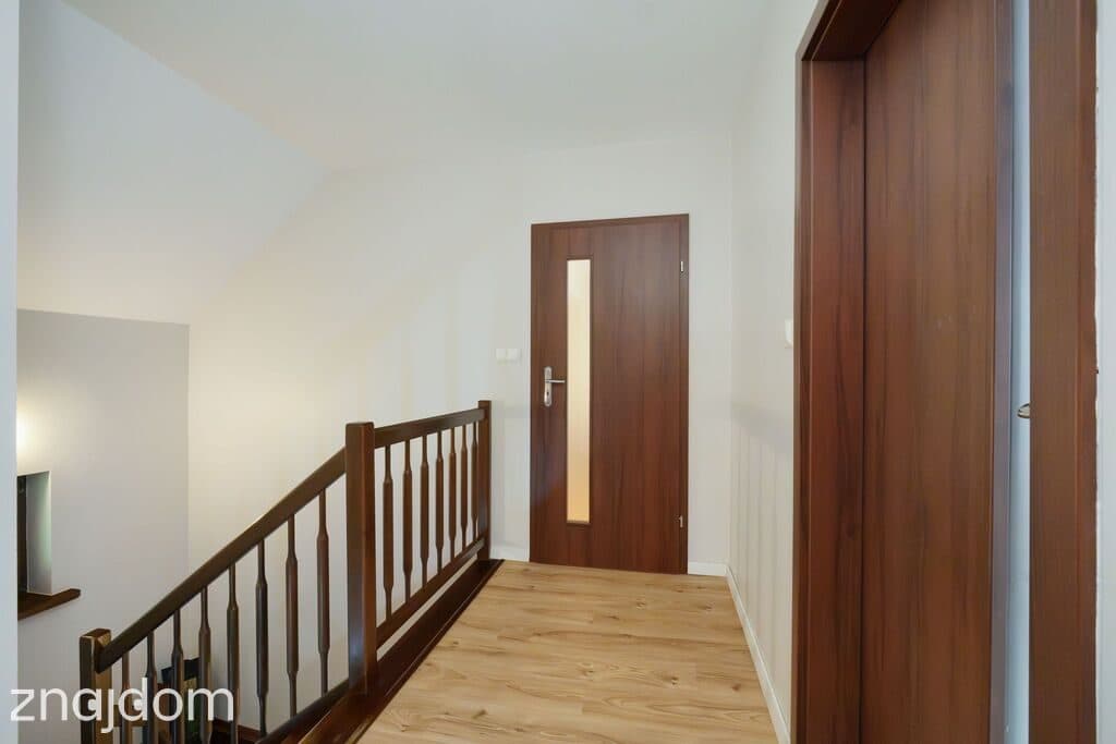 Gotowy do zamieszkania dom w otulinie zieleni na działce 7432 m2 - zdjęcie 14