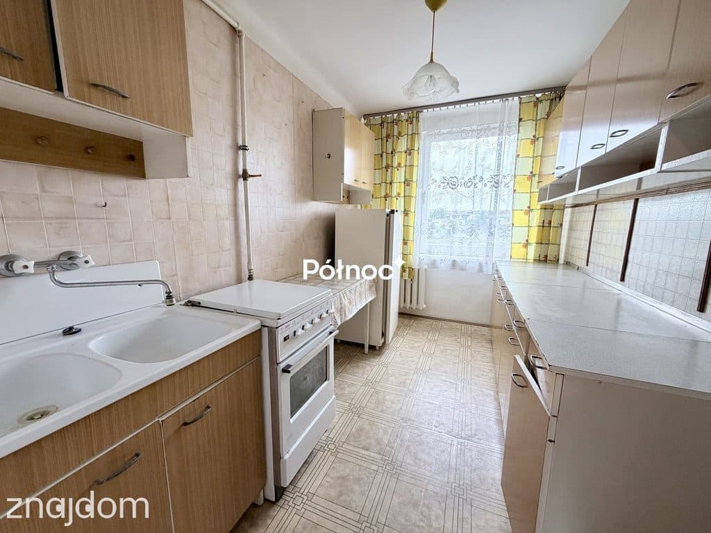 Staszów | 3 pokoje | 60,75 m² | 2 piętro | Balkon