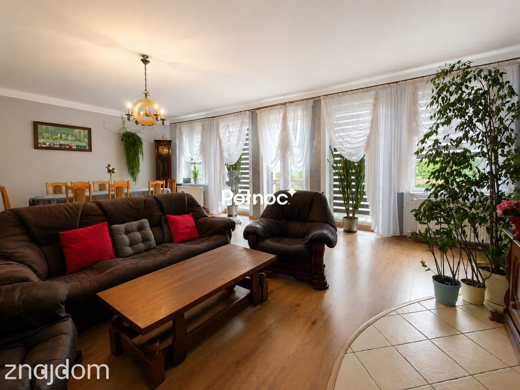 200 m² przy parku – działka i garaż