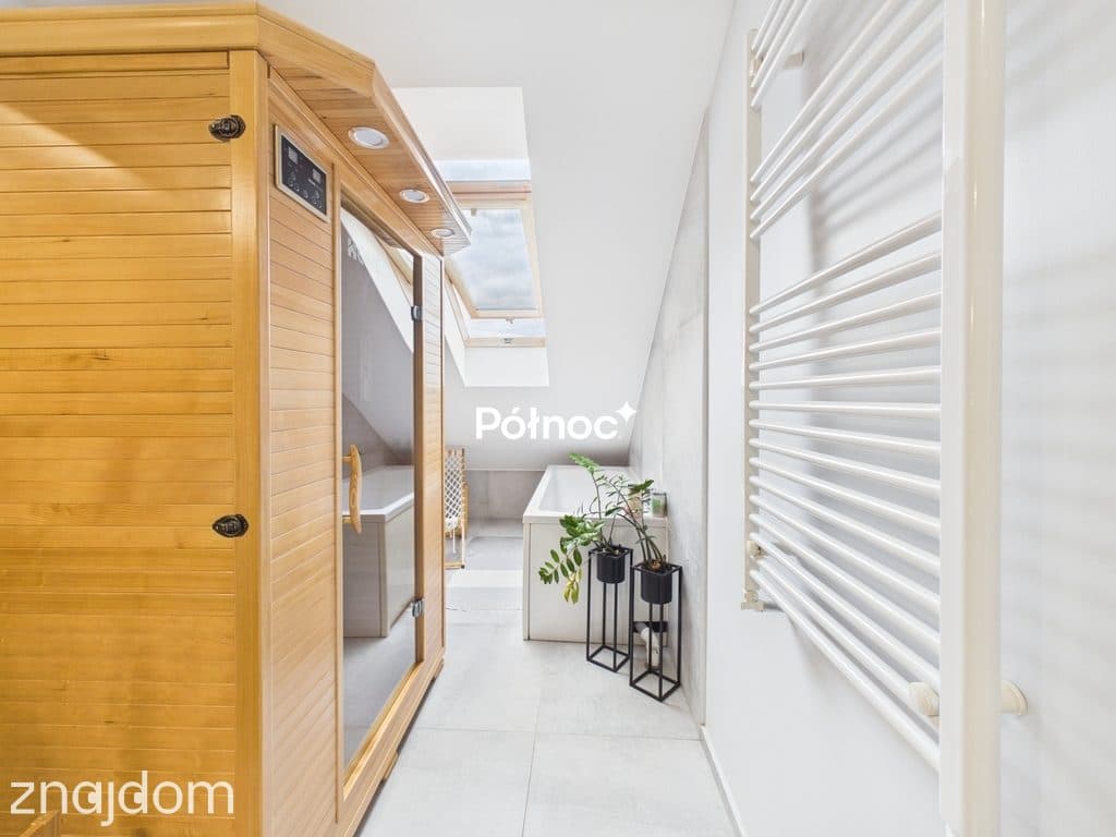 Dwupoziomowy apartament z sauną i ogródkiem - zdjęcie 16