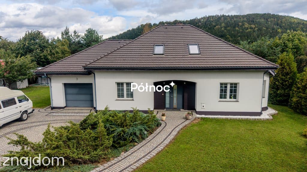 Nowoczesny dom w góracg/Szczytna  ul.. Bobrownicka