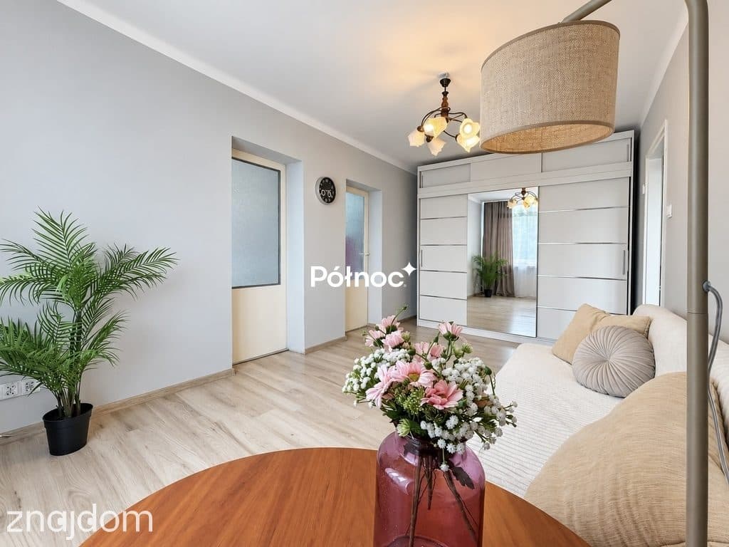 44,2m2- 3 pokoje, osobna kuchnia, osiedle Dyrekcja - zdjęcie 4