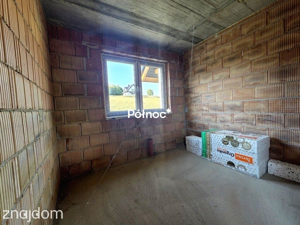 Dom z przestrzenią i panoramą gór - zdjęcie 8