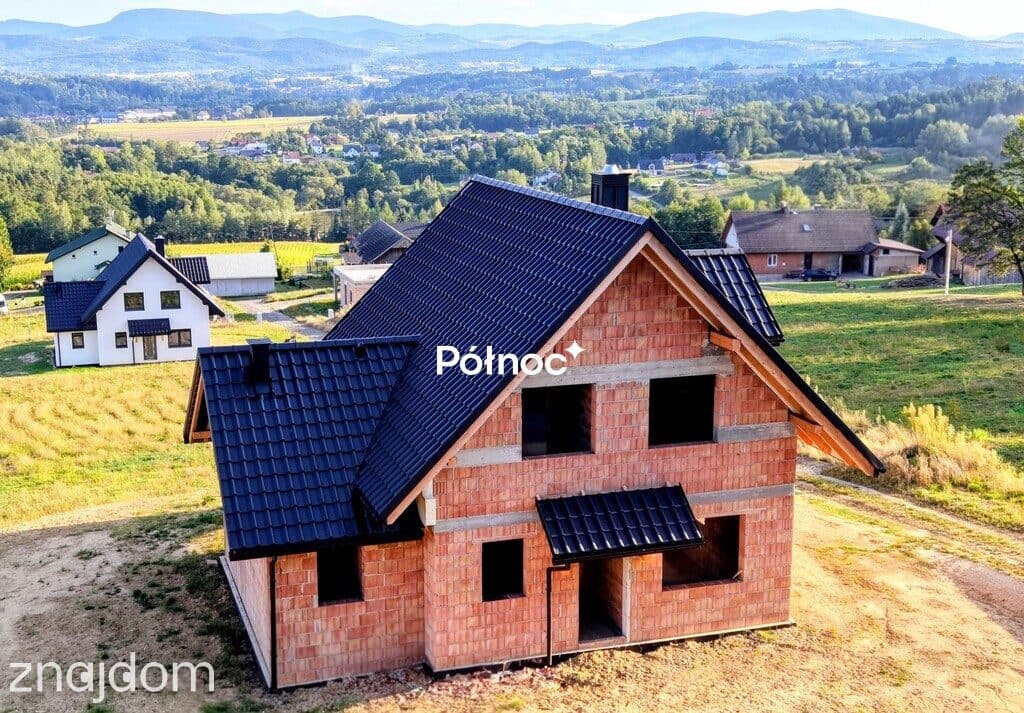 Dom z panoramą gór - Kobylec, gm. Łapanów