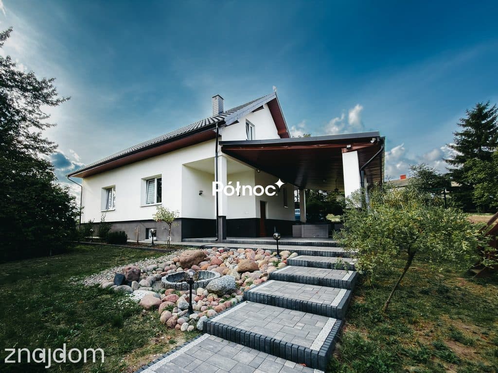 Nowoczesny dom o powierzchni 176 m² z zadbaną działką | Hrubieszów