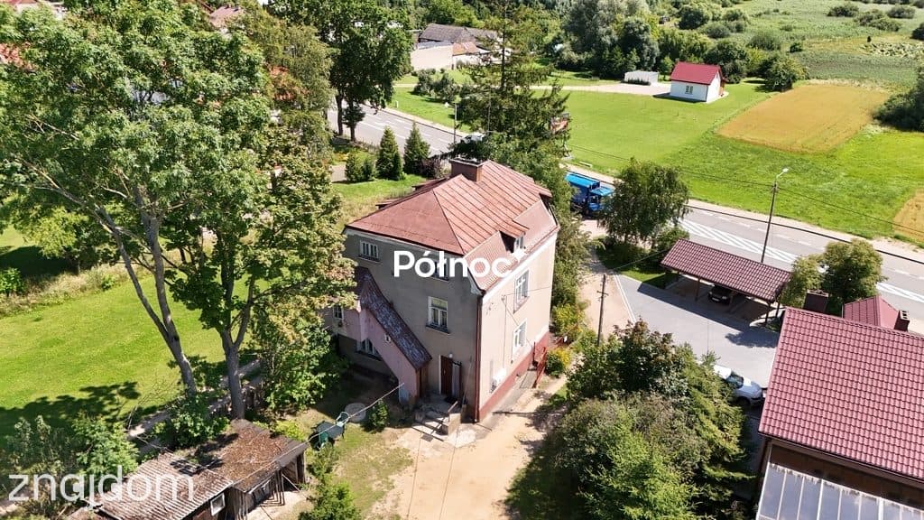 Zabytkowa kamienica w Rajgrodzie nieopodal jeziora - zdjęcie 2