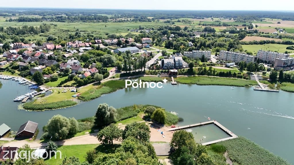 Zabytkowa kamienica w Rajgrodzie nieopodal jeziora - zdjęcie 19