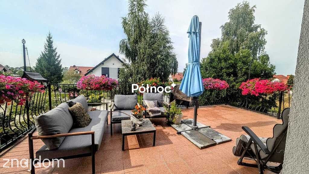 Atrakcyjny dom z piękną działką w Nowogrodźcu - zdjęcie 10