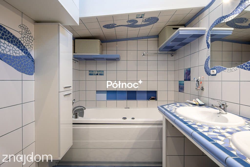 DOM Z CHARAKTEREM na placu Dębowym ! - zdjęcie 10
