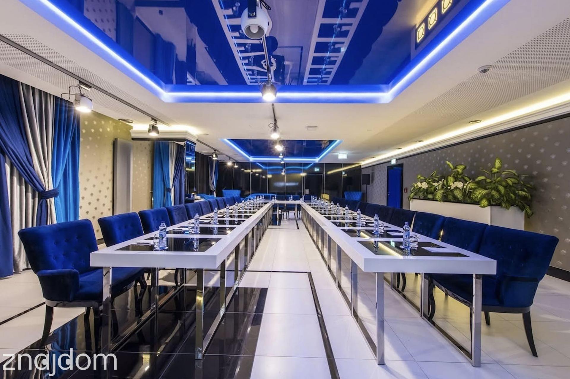 Lokal usługowy z prosperującą restauracją z możliwością zmiany typu działalności