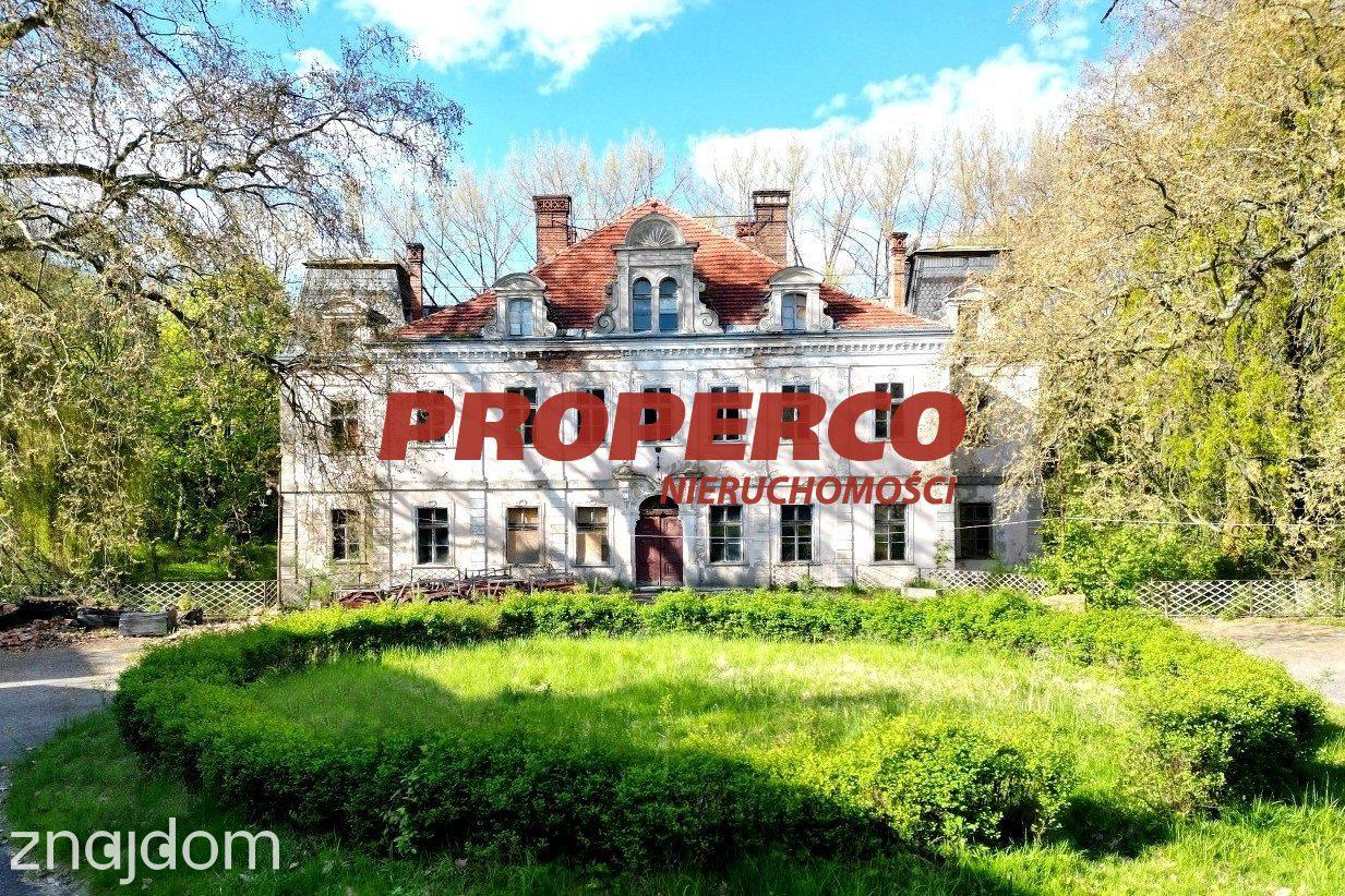 XVII-wieczny pałac, 300-letni park, działka 28ha