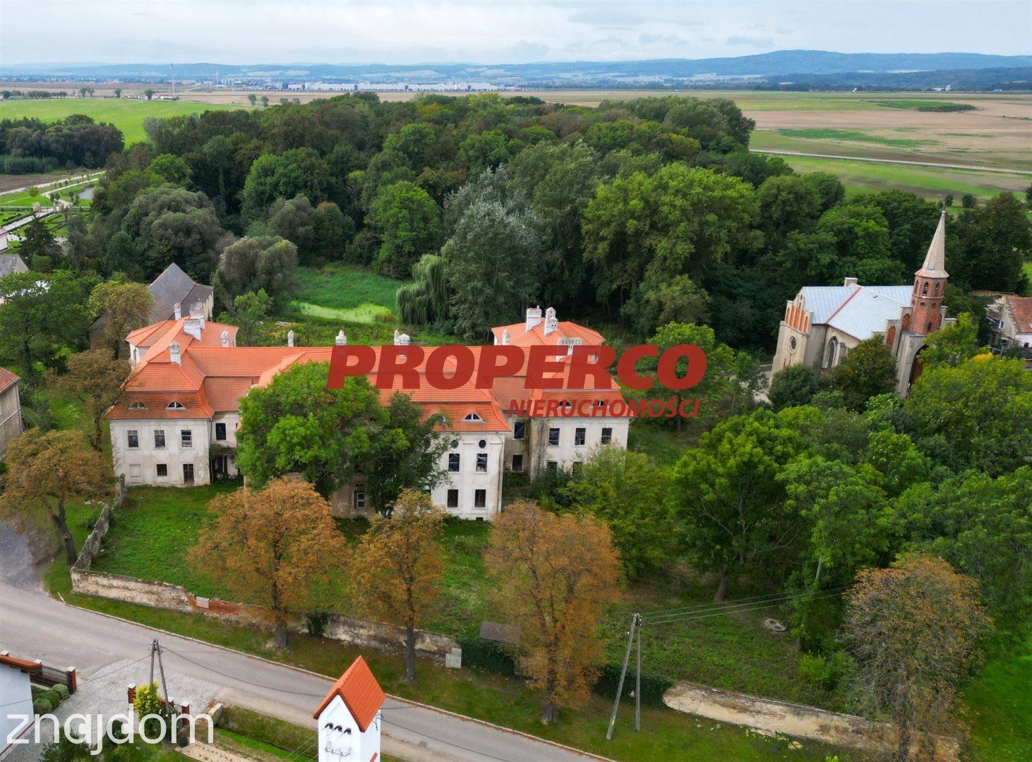 Pałac z XVII wieku, 4100 m2, park 10 ha, Małuszów