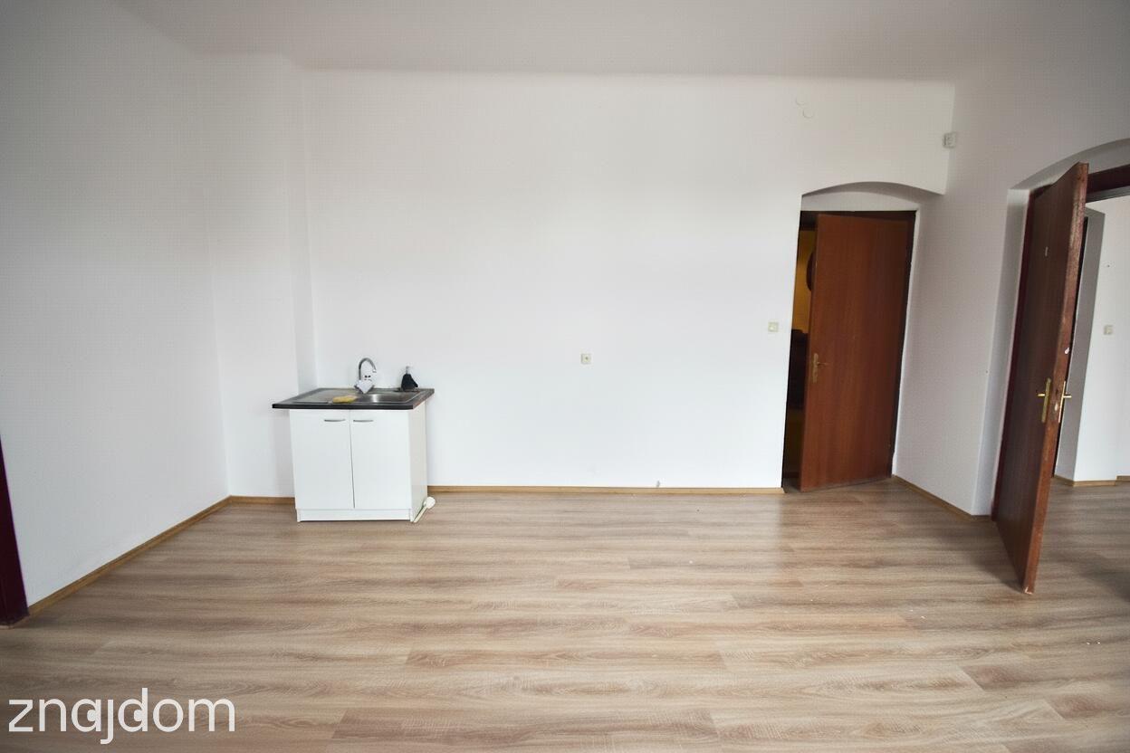 Lokal 42m2 z wodą | Wysoka i klimatyczna przestrzeń w Centrum - zdjęcie 2