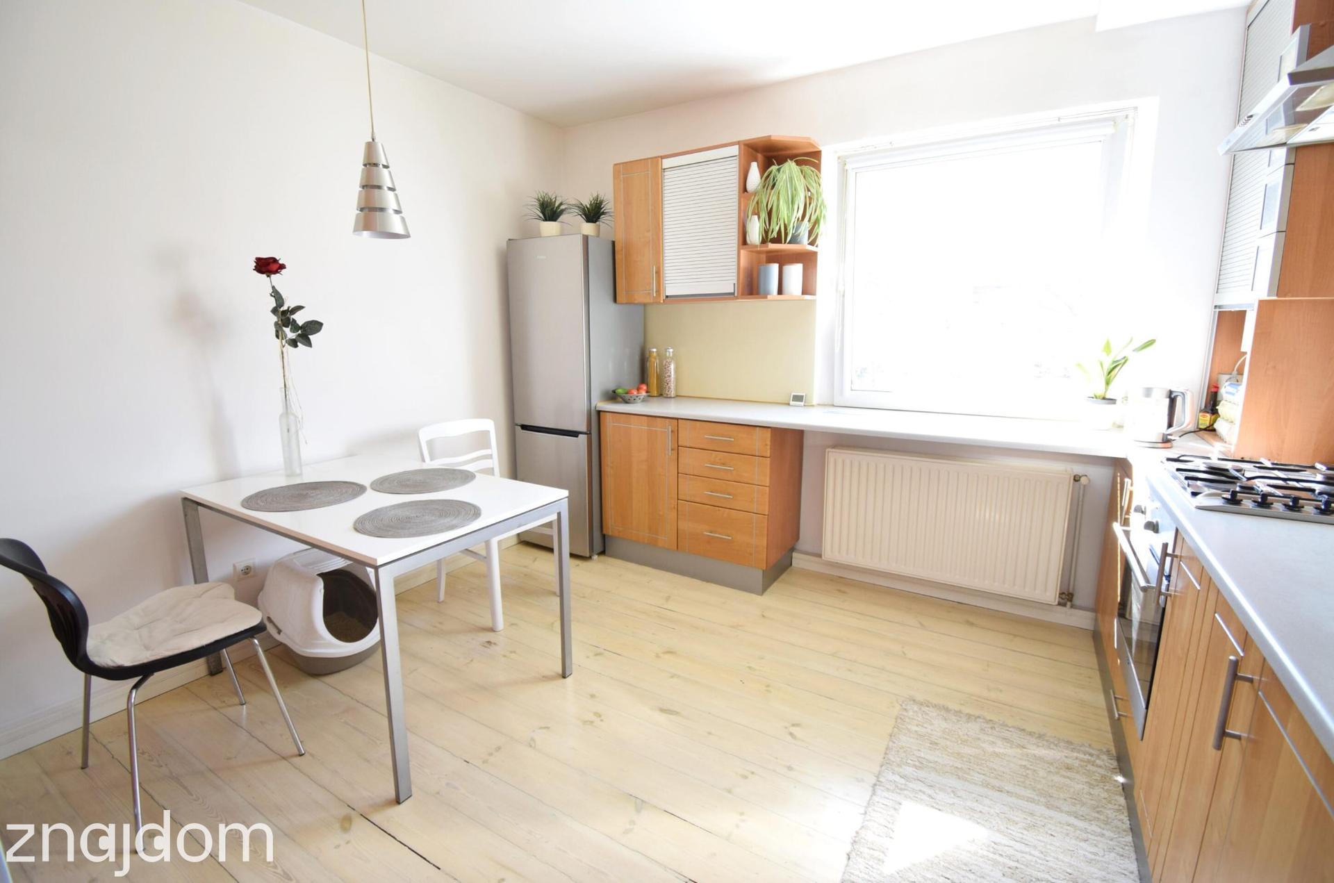 Dwupoziomowe mieszkanie 82m² blisko centrum miasta - zdjęcie 4