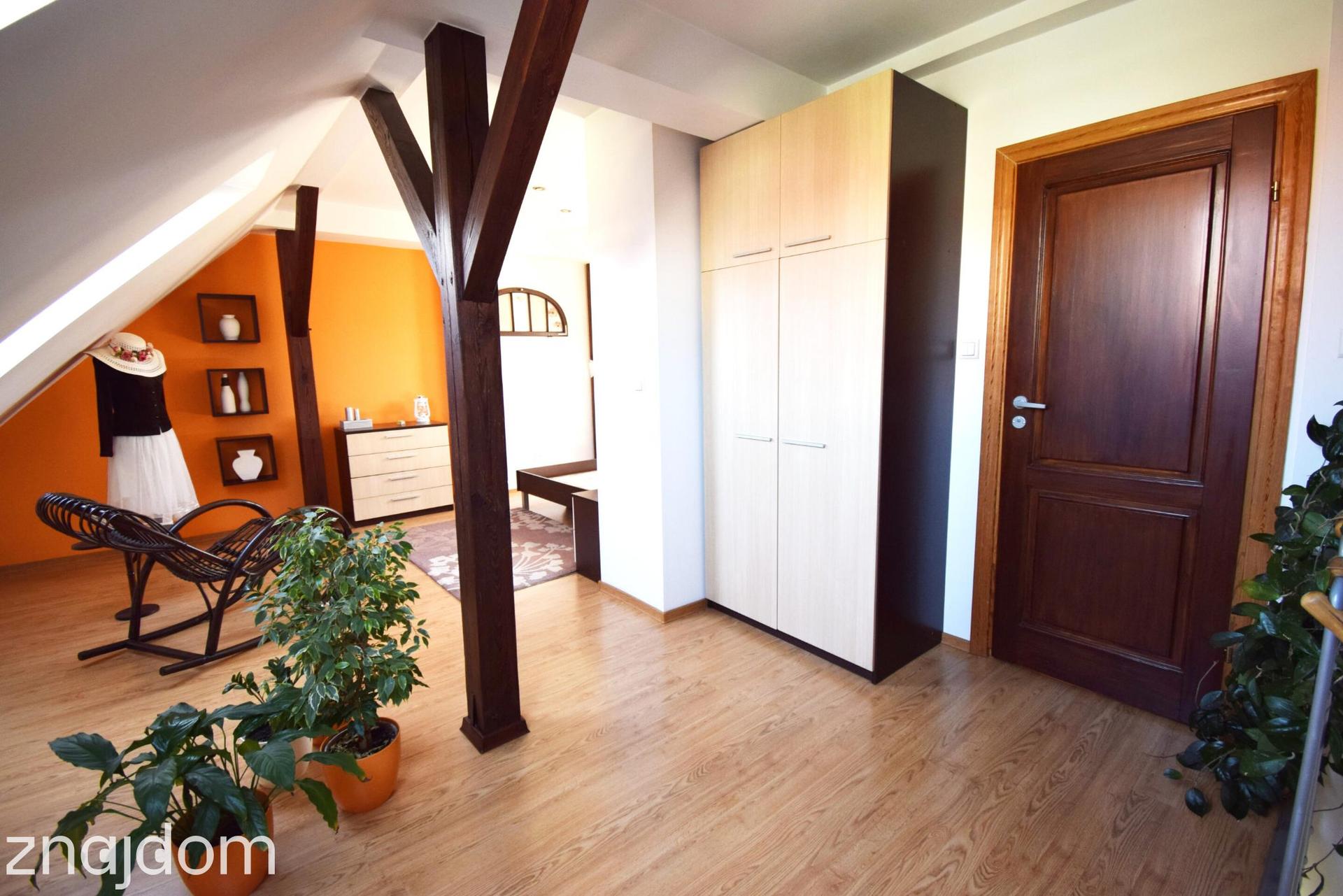 Dwupoziomowe mieszkanie 82m² blisko centrum miasta - zdjęcie 7