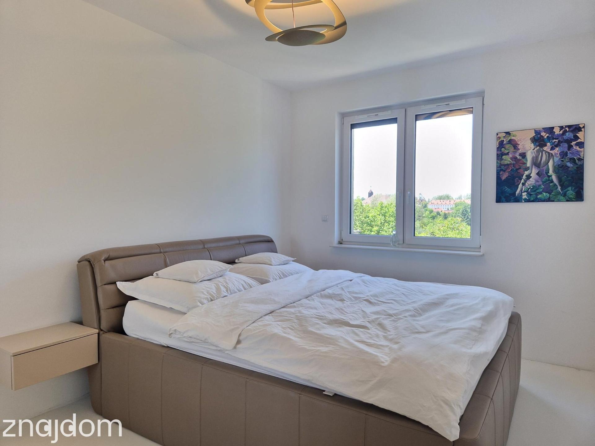 Luksusowy apartament zanużony w zieleni - zdjęcie 12