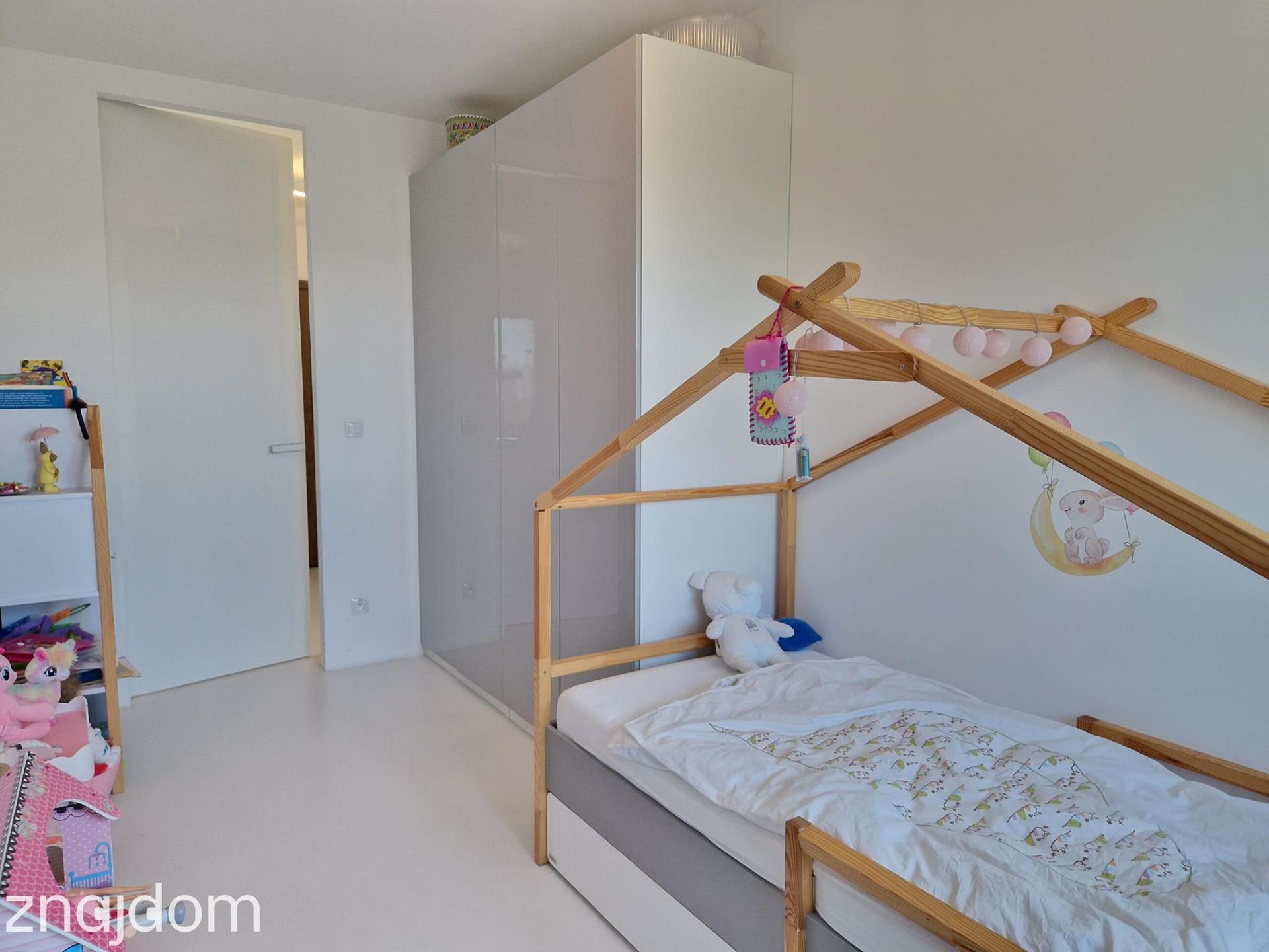 Luksusowy apartament zanużony w zieleni - zdjęcie 14