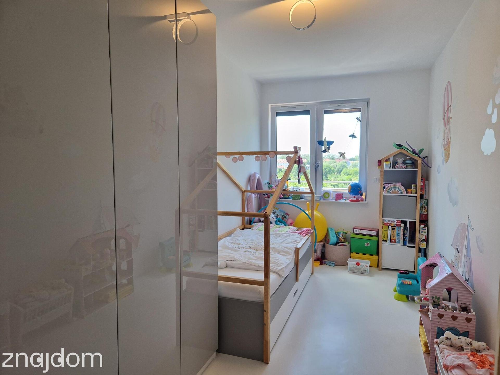 Luksusowy apartament zanużony w zieleni - zdjęcie 15