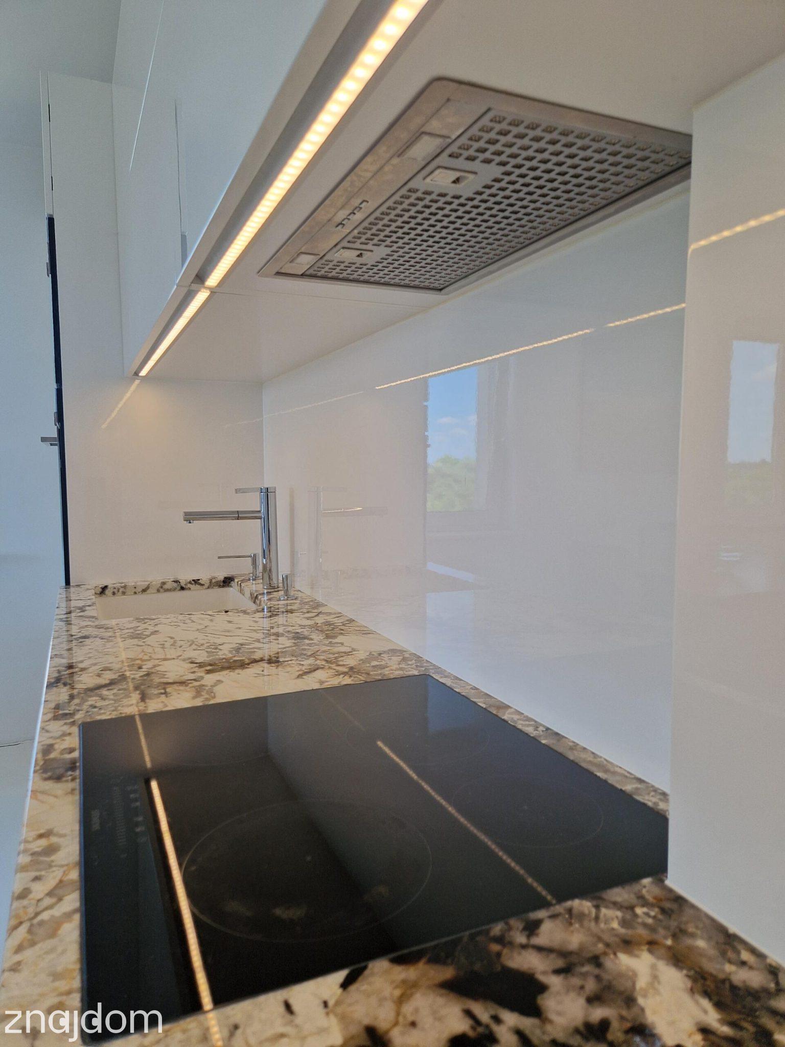 Luksusowy apartament zanużony w zieleni - zdjęcie 7