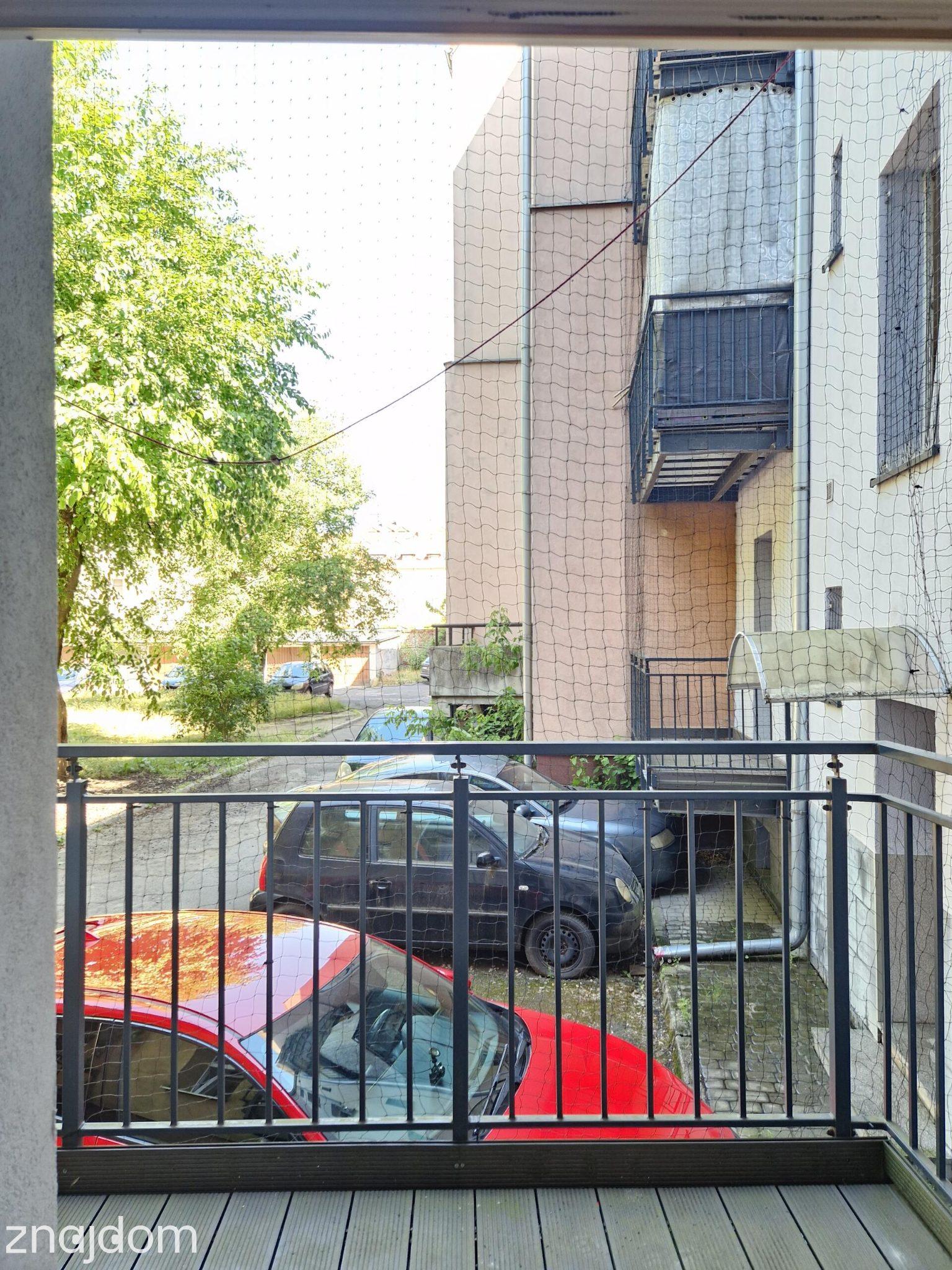 Wygodne mieszkanie z dużym balkonem - zdjęcie 12