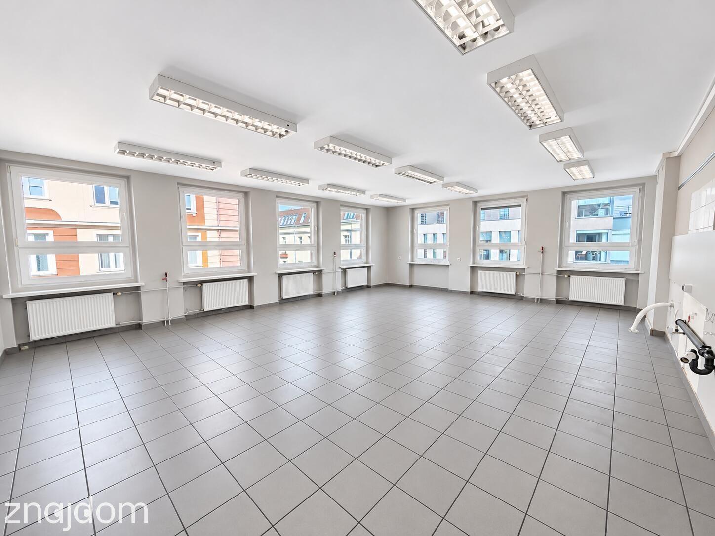 Całe piętro biurowe 388 m² w centrum Opola