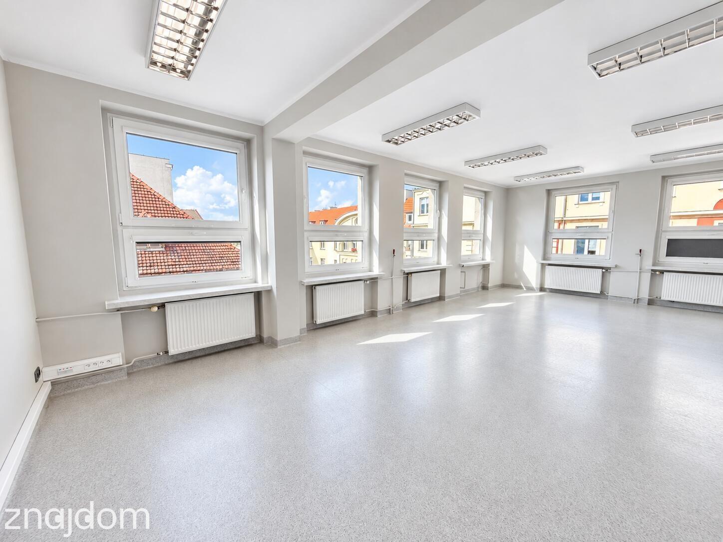 Całe piętro biurowe 388 m² w centrum Opola - zdjęcie 13