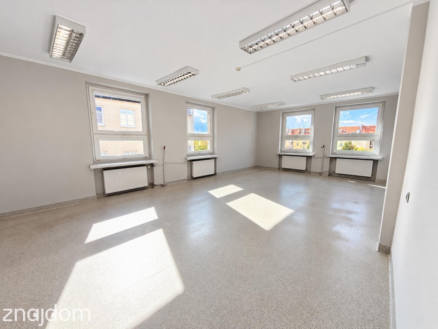 Całe piętro biurowe 388 m² w centrum Opola - zdjęcie 3