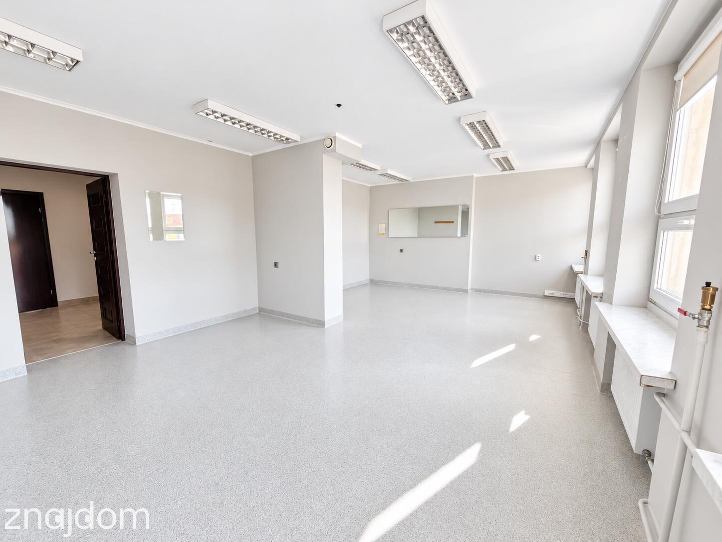 Całe piętro biurowe 388 m² w centrum Opola - zdjęcie 8