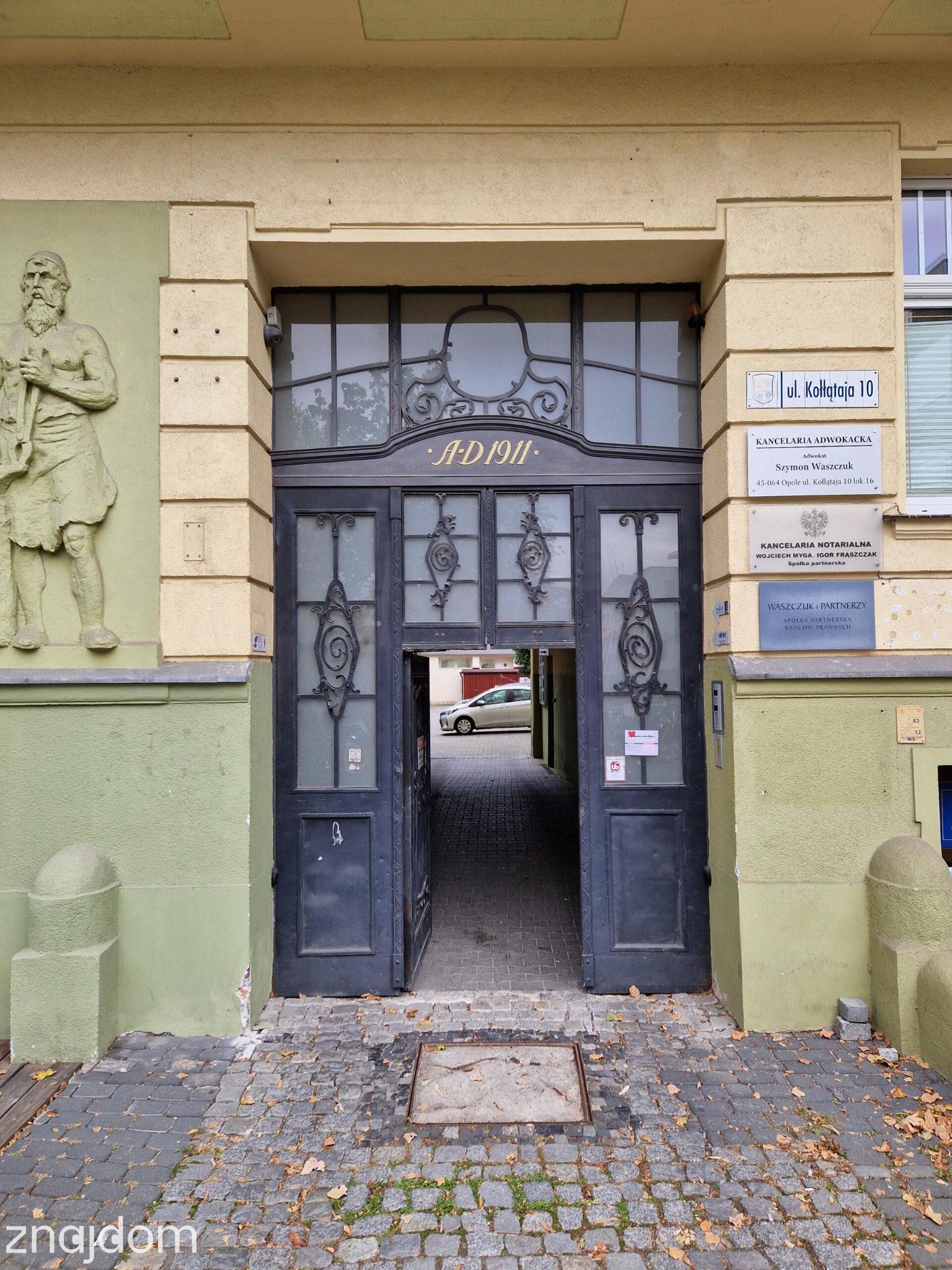 Miesjce parkingowe przy ul.Kołłątaja