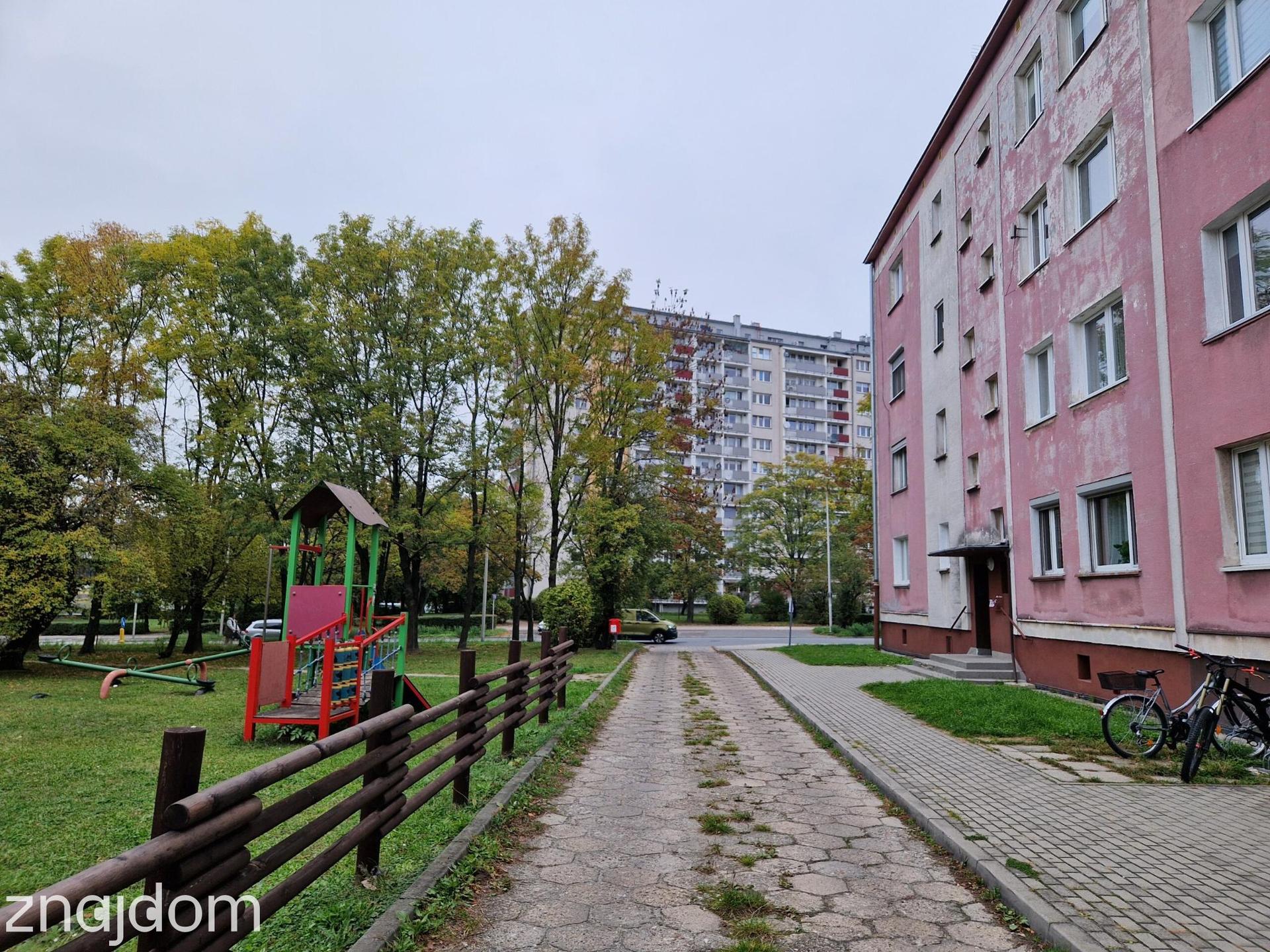 Kawalerka na Chabrach z balkonem - zdjęcie 11