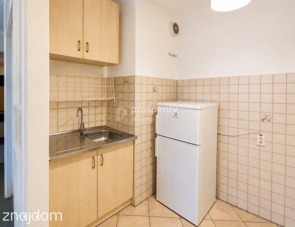 Dwa pokoje z balkonem i piwnicą na Grochowie - zdjęcie 3