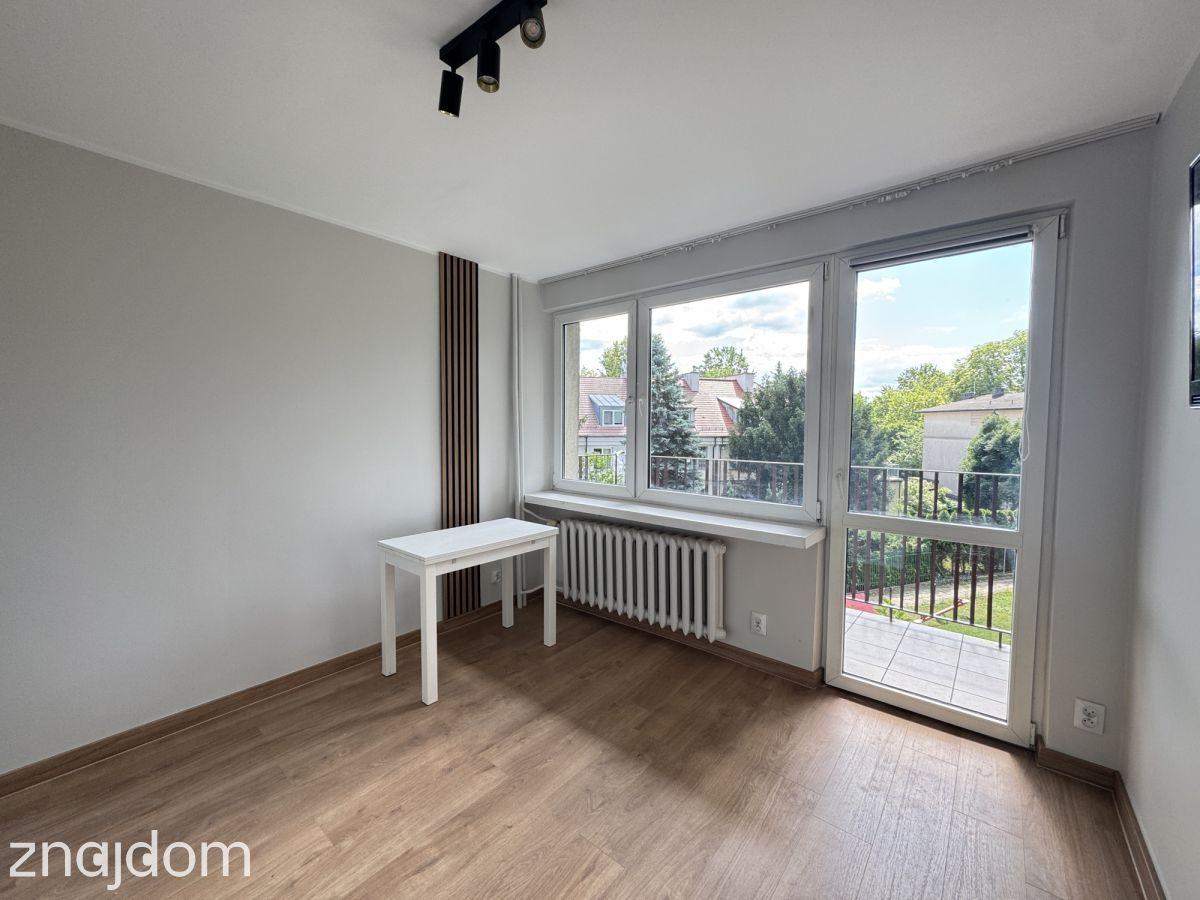 Saska Kępa | kawalerka z oddzielną kuchnią, balkon