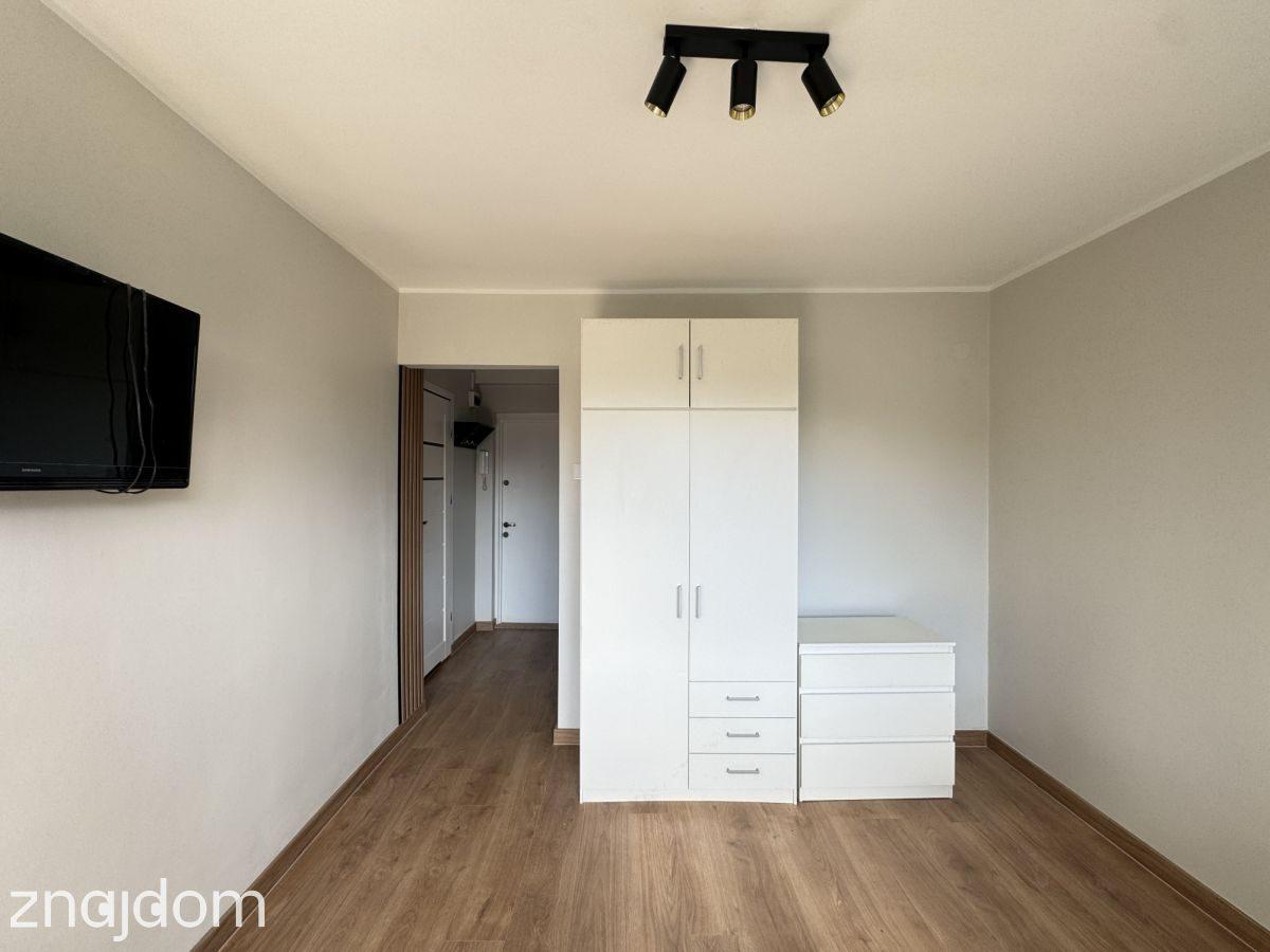 Saska Kępa | kawalerka z oddzielną kuchnią, balkon - zdjęcie 3