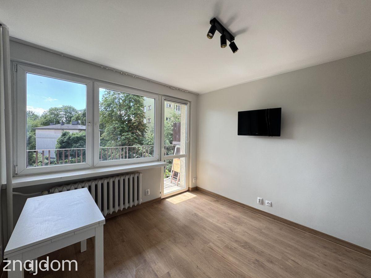 Saska Kępa | kawalerka z oddzielną kuchnią, balkon - zdjęcie 2