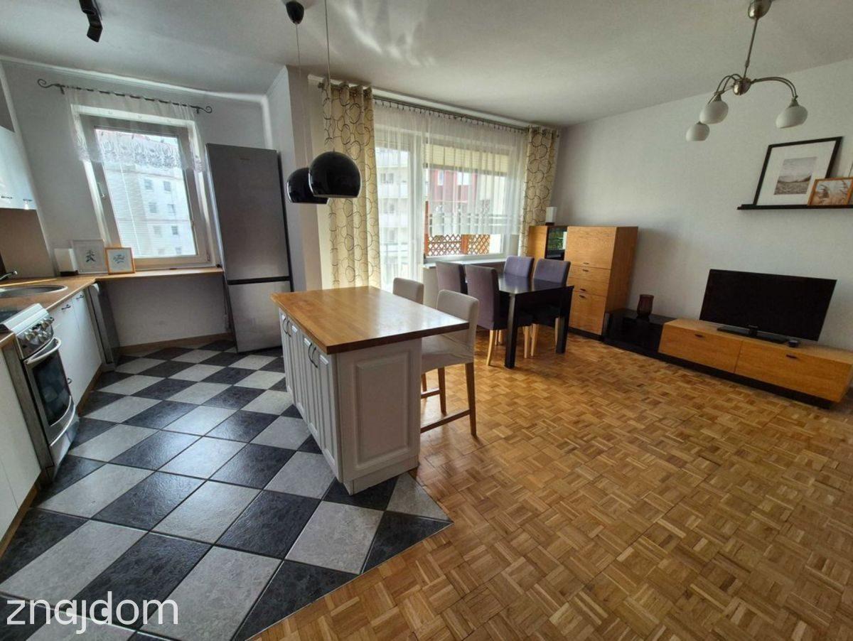 | Blisko Metra | Balkon | Winda | Piwnica