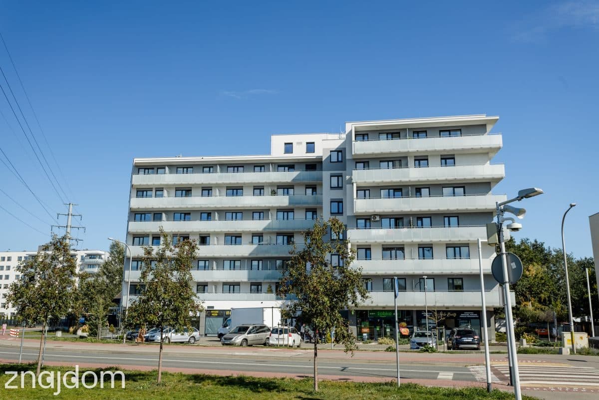 | Umeblowane | Duży Balkon | Komórka | 2 Garaże | - zdjęcie 20
