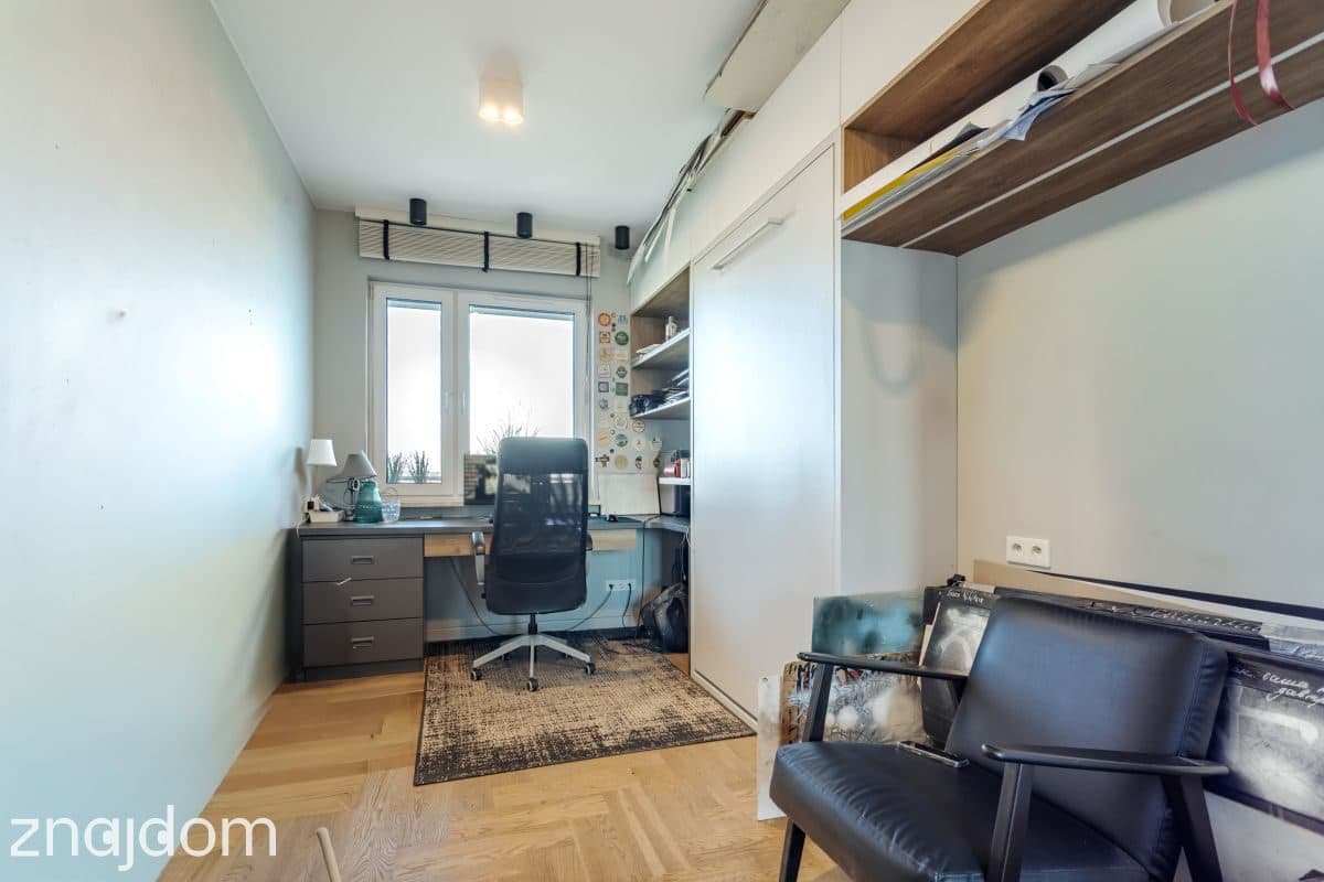 | Umeblowane | Duży Balkon | Komórka | 2 Garaże | - zdjęcie 13