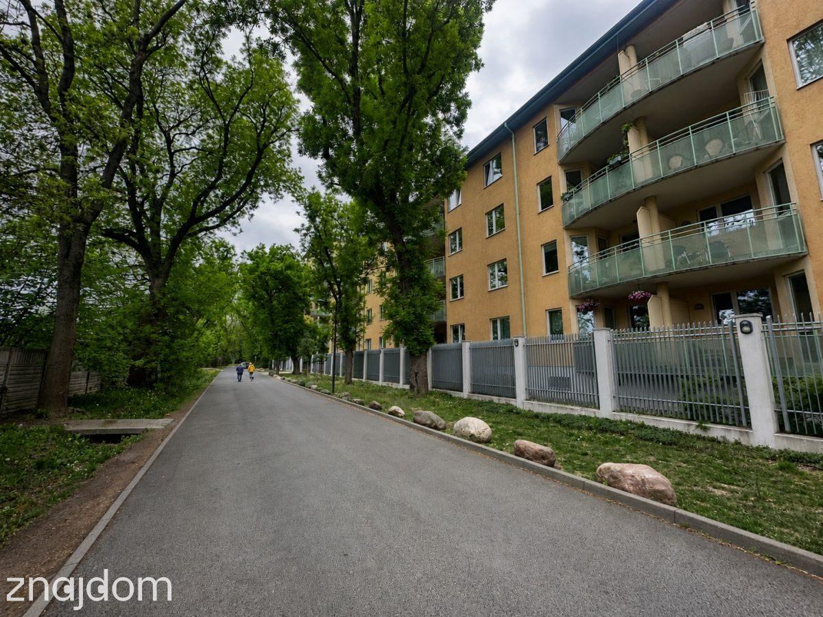 91,6 m² + Komórka + Garaż + Balkon + Zieleń - zdjęcie 4