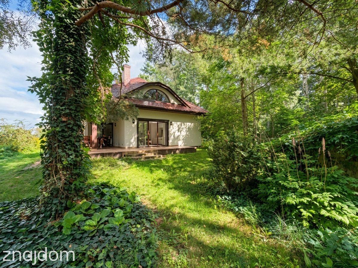 Prywatna leśna enklawa pod Warszawą | 2800 m²
