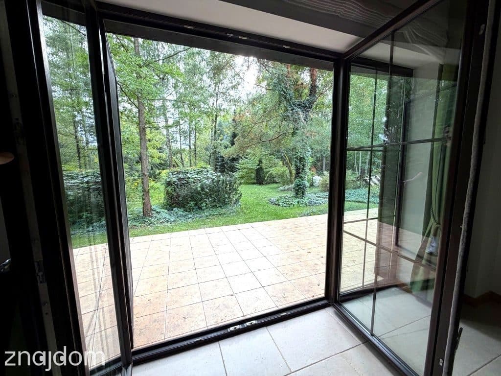 Prywatna leśna enklawa pod Warszawą | 2800 m² - zdjęcie 8