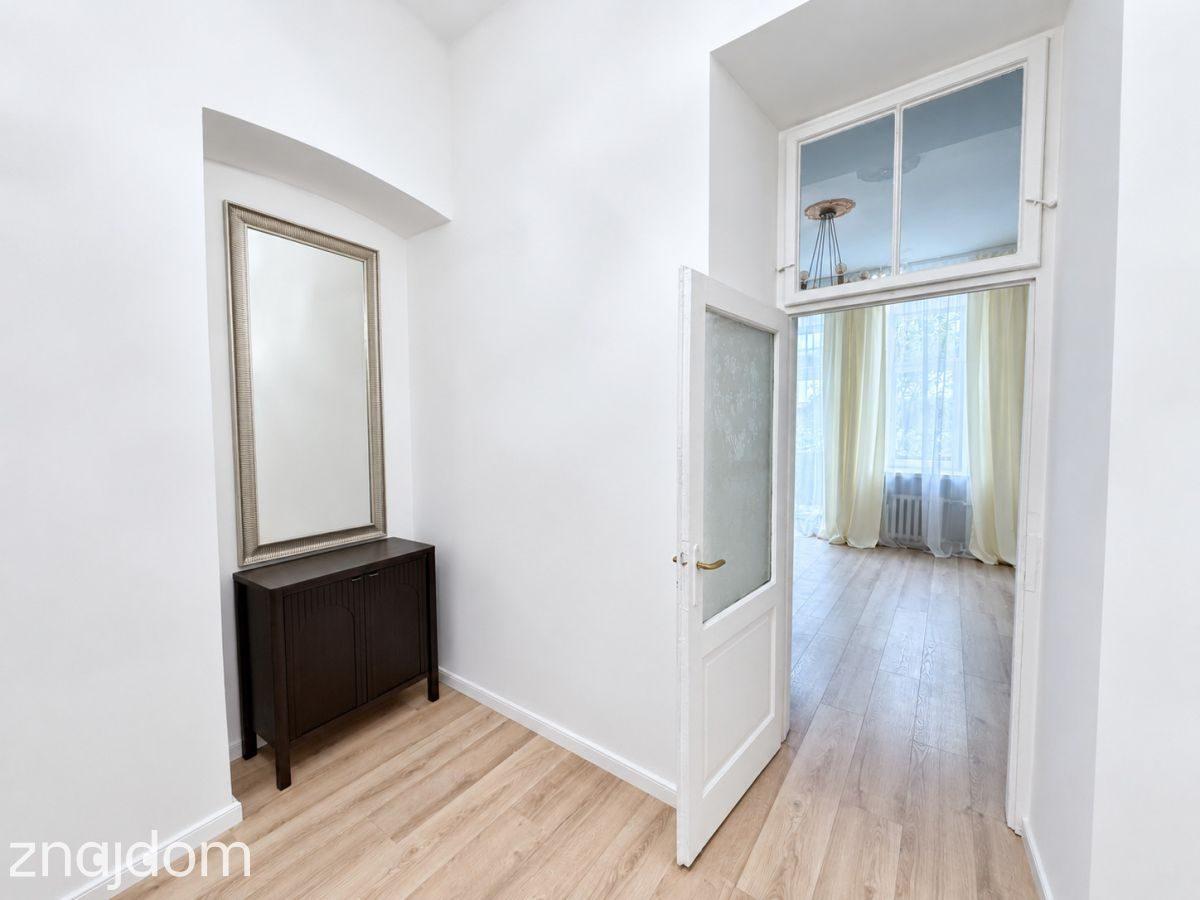 Stylowa kamienica w centrum – 3,50 m wysokości. - zdjęcie 12
