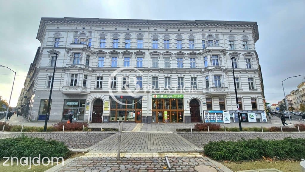 Mieszkanie z potencjałem i widokiem na Plac Zgody - zdjęcie 3
