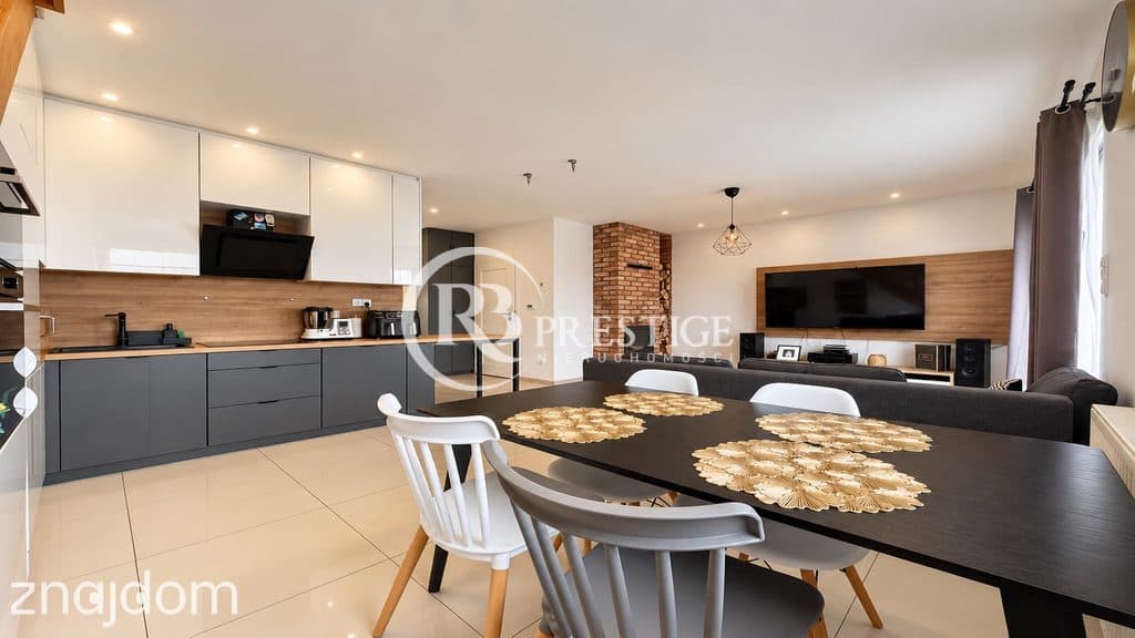 DOM W ZABUDOWIE BLIŹNIACZEJ | 87,27 m² | 559 m²